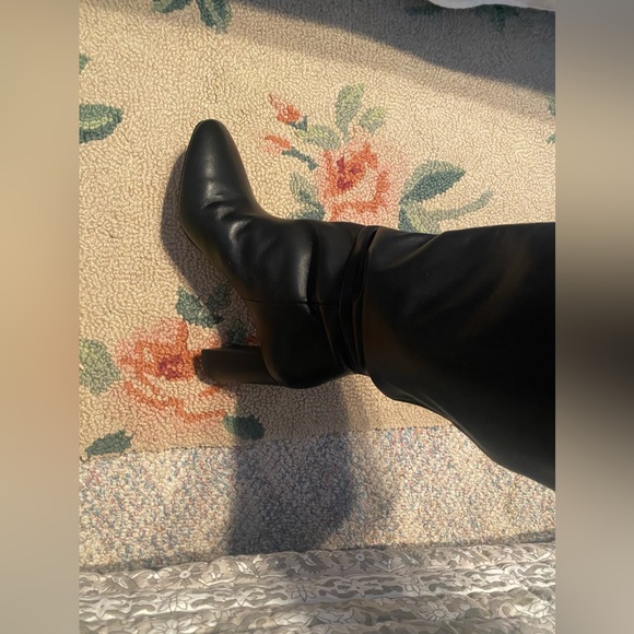 Ann Taylor leather boots - Picture 3 of 10